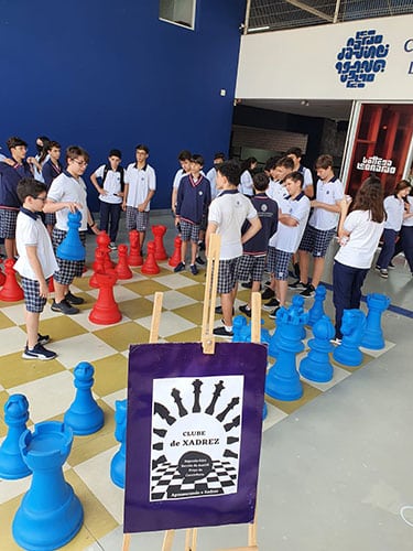 Alunos criam um Clube de Xadrez - Folhinha Kids